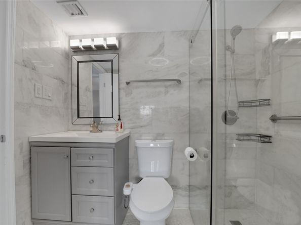 2864 NE 33rd Ct 105, Fort Lauderdale FL 33306