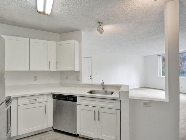 4015 W Mcnab Road D204, Pompano Beach FL 33069