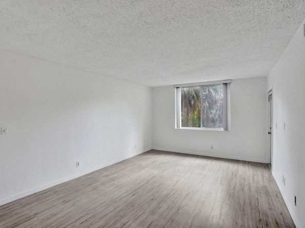 4015 W Mcnab Road D204, Pompano Beach FL 33069