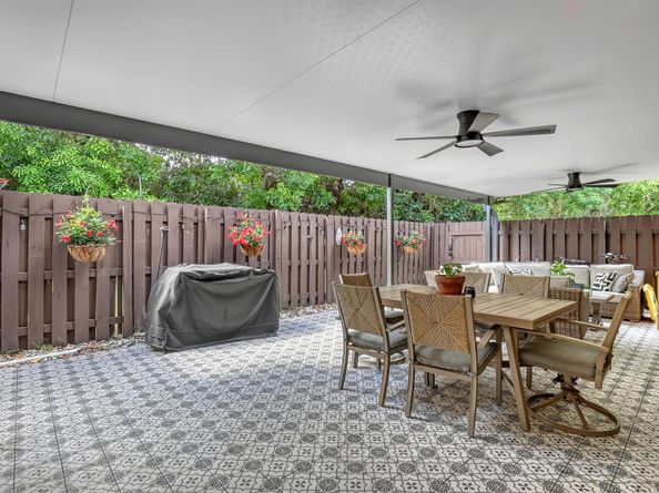 923 Springdale Circle, Palm Springs FL 33461