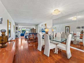 3186 Via Poinciana 111, Lake Worth FL 33467