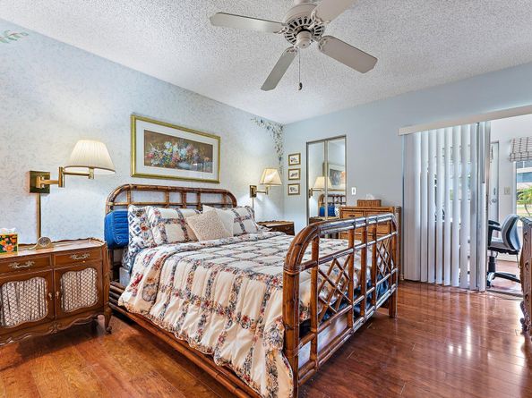 3186 Via Poinciana 111, Lake Worth FL 33467