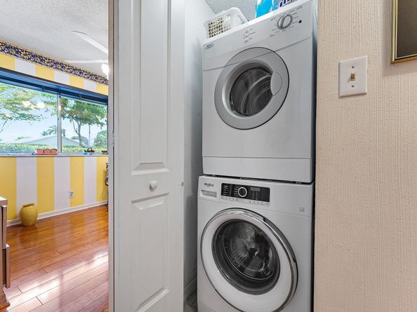 3186 Via Poinciana 111, Lake Worth FL 33467