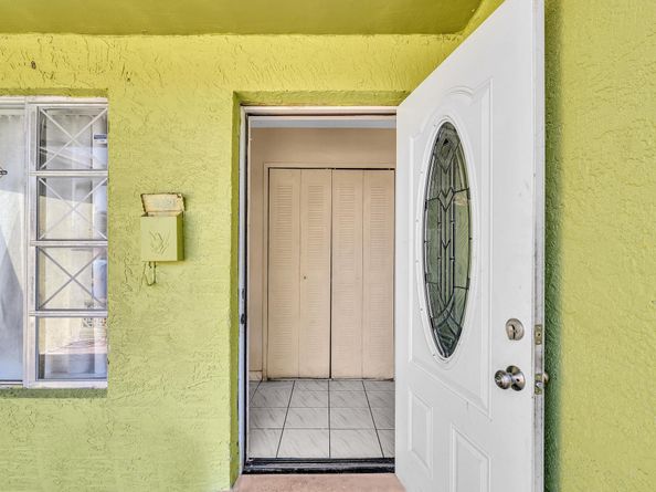 3400 NW 39th Ave, Lauderdale Lakes FL 33309