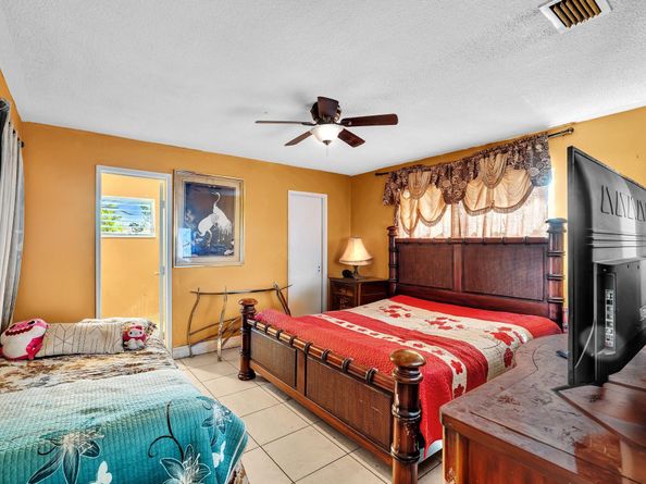 3400 NW 39th Ave, Lauderdale Lakes FL 33309