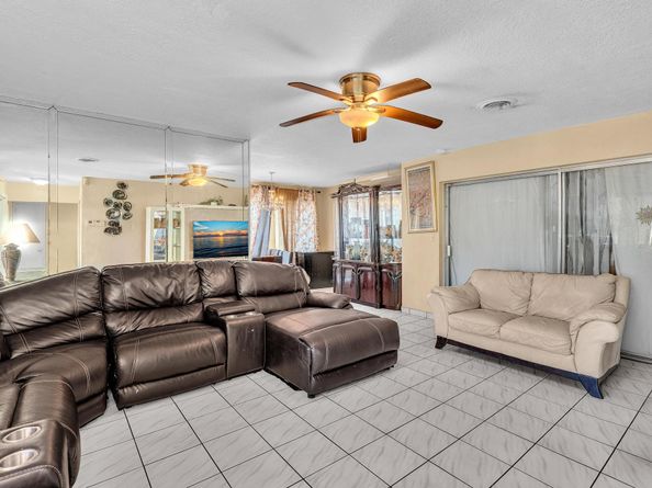 3400 NW 39th Ave, Lauderdale Lakes FL 33309