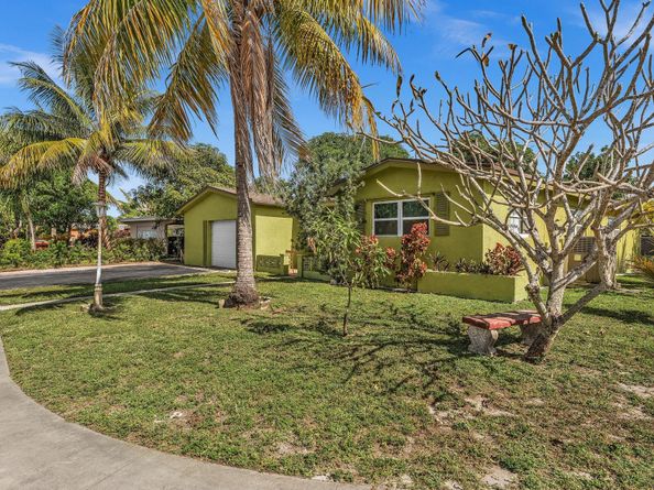 3400 NW 39th Ave, Lauderdale Lakes FL 33309