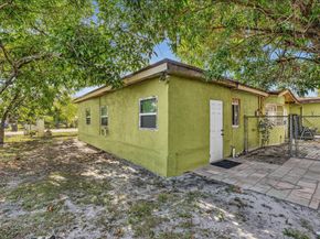 3400 NW 39th Ave, Lauderdale Lakes FL 33309