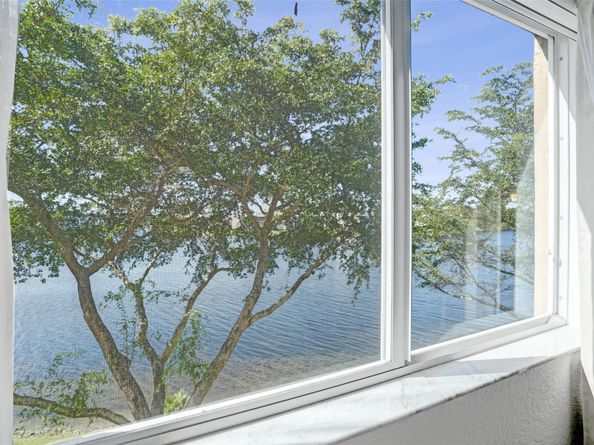 7623 Southampton Ter 302, Tamarac FL 33321