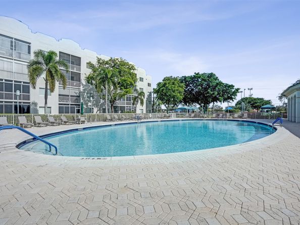 7623 Southampton Ter 302, Tamarac FL 33321