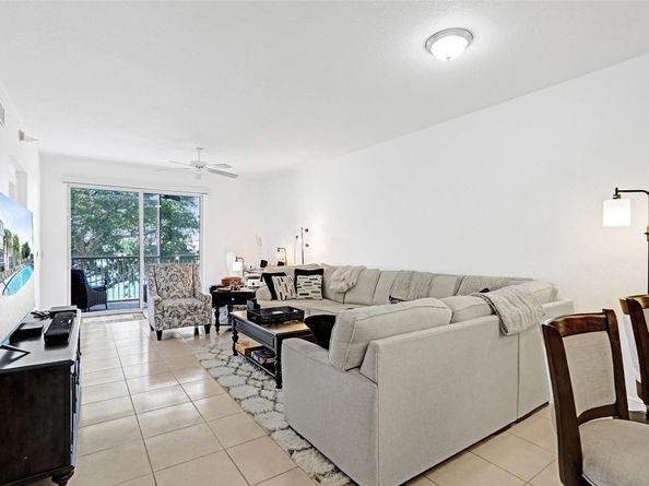 7623 Southampton Ter 302, Tamarac FL 33321