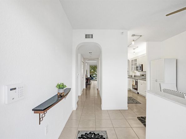 7623 Southampton Ter 302, Tamarac FL 33321