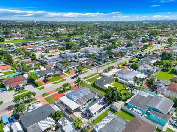 10120 SW 38th Ter, Miami FL 33165