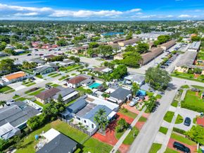 10120 SW 38th Ter, Miami FL 33165