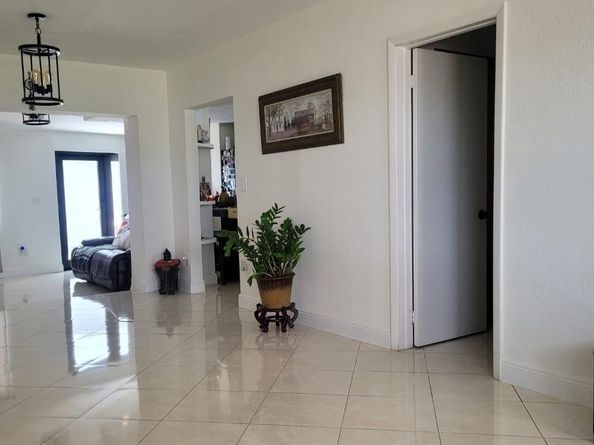 10120 SW 38th Ter, Miami FL 33165