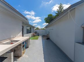 10120 SW 38th Ter, Miami FL 33165