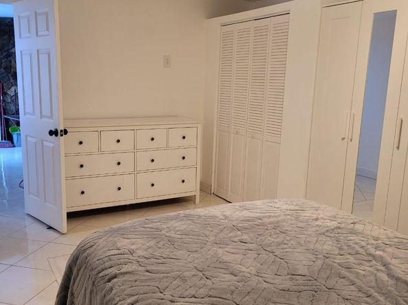 10120 SW 38th Ter, Miami FL 33165