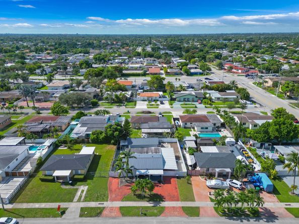 10120 SW 38th Ter, Miami FL 33165