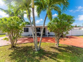 10120 SW 38th Ter, Miami FL 33165