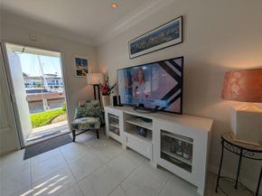 2808 NE 33rd Ct 101, Fort Lauderdale FL 33306