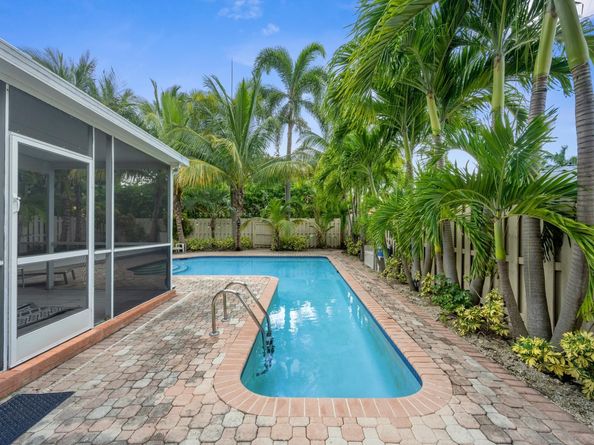 1311 Monroe St, Hollywood FL 33019