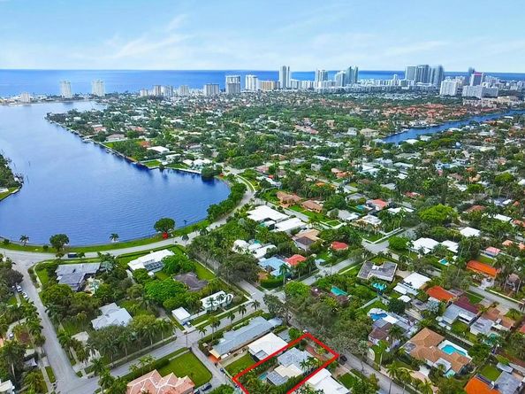 1311 Monroe St, Hollywood FL 33019