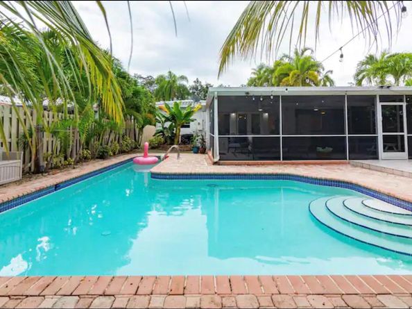 1311 Monroe St, Hollywood FL 33019