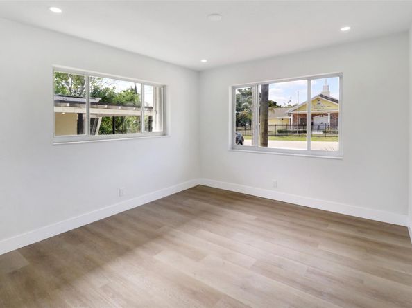 104 SE 10th Ave, Pompano Beach FL 33060