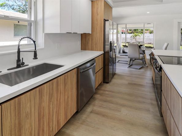 104 SE 10th Ave, Pompano Beach FL 33060