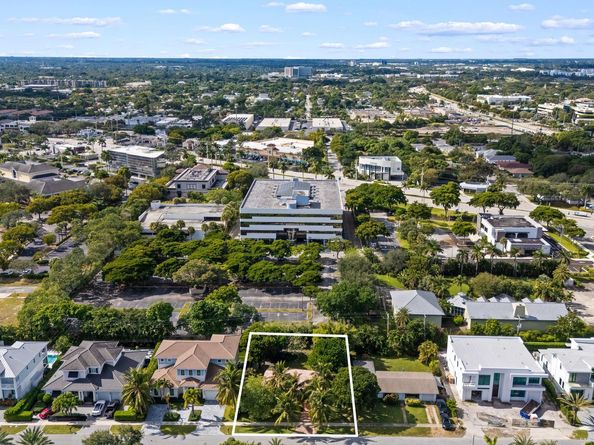 1001 NE 2nd Ter, Boca Raton FL 33432