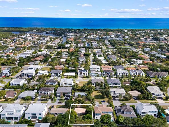 1001 NE 2nd Ter, Boca Raton FL 33432