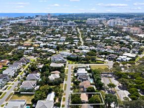 1001 NE 2nd Ter, Boca Raton FL 33432