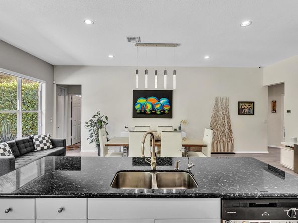 1089 SW 159th Ter, Pembroke Pines FL 33027