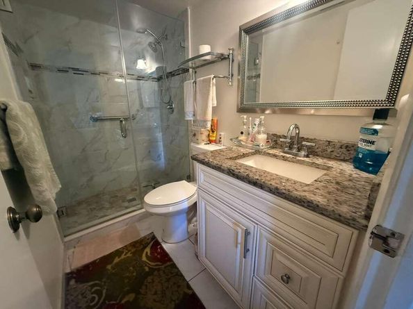 213 Pine Hov Circle D2, Greenacres FL 33463