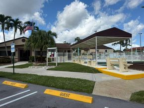 213 Pine Hov Circle D2, Greenacres FL 33463