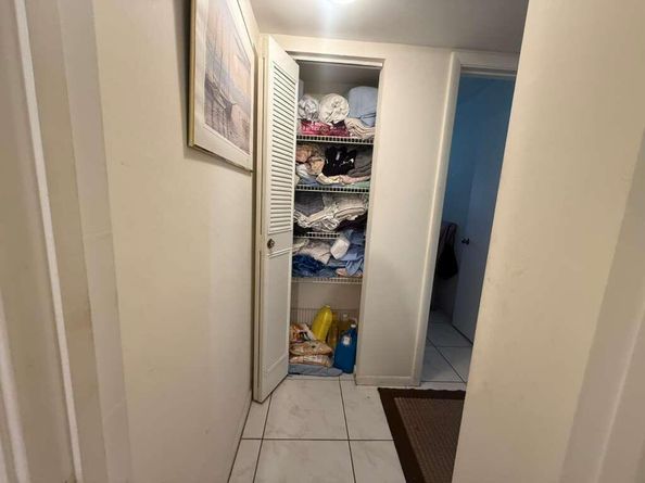 213 Pine Hov Circle D2, Greenacres FL 33463