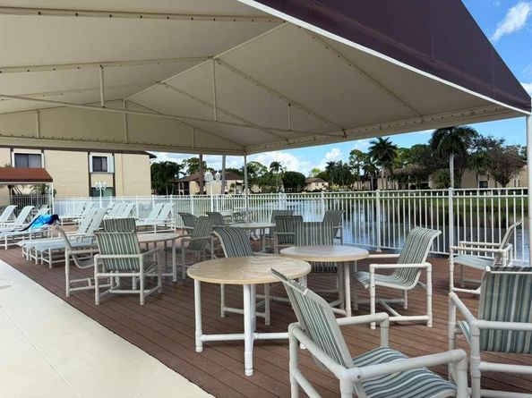 213 Pine Hov Circle D2, Greenacres FL 33463