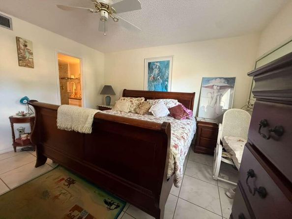 213 Pine Hov Circle D2, Greenacres FL 33463