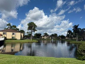 213 Pine Hov Circle D2, Greenacres FL 33463