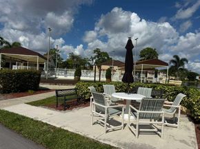 213 Pine Hov Circle D2, Greenacres FL 33463