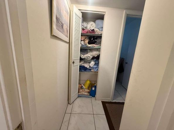 213 Pine Hov Circle D2, Greenacres FL 33463