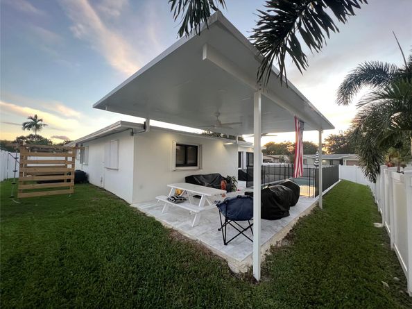 9431 NW 18TH St, Pembroke Pines FL 33024