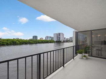 936 Intracoastal Dr