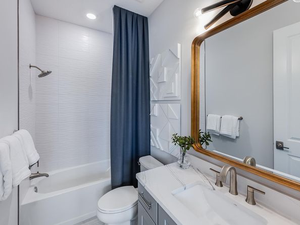 5005 Naugle Way Livingston 15, Davie FL 33328