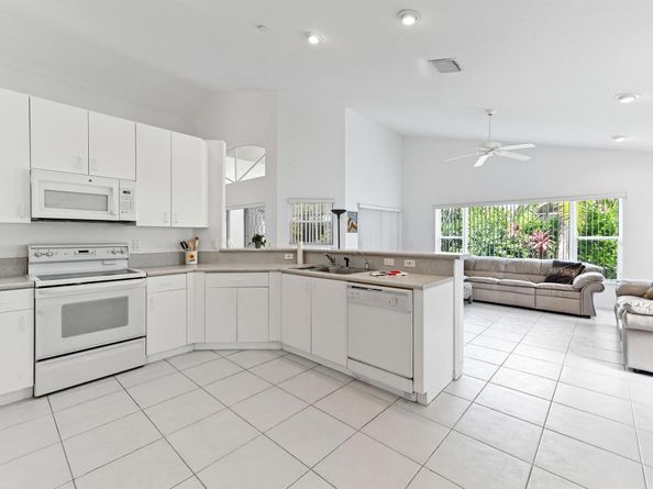 7351 Sterling Falls Lane W, Boynton Beach FL 33437