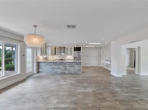 1009 SE 10th Ct, Deerfield Beach FL 33441