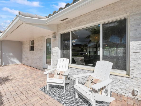 1009 SE 10th Ct, Deerfield Beach FL 33441