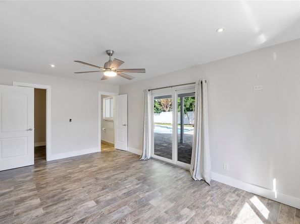 1009 SE 10th Ct, Deerfield Beach FL 33441