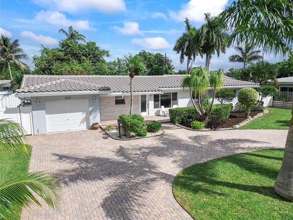 1009 SE 10th Ct, Deerfield Beach FL 33441
