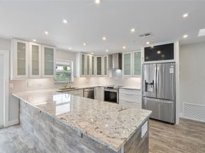 1009 SE 10th Ct, Deerfield Beach FL 33441